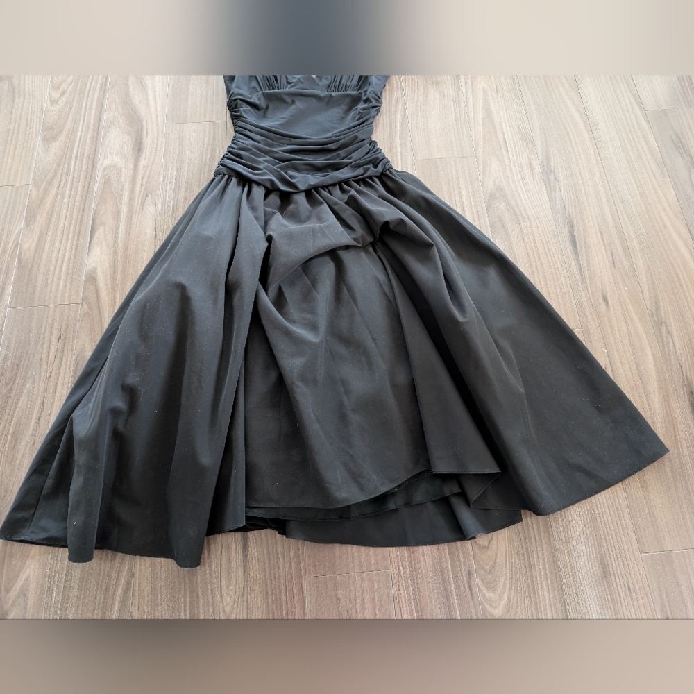 Max & Cleo Black Cocktail Party Dress w/ Crinoline - Size 2 - Picture 2 of 7